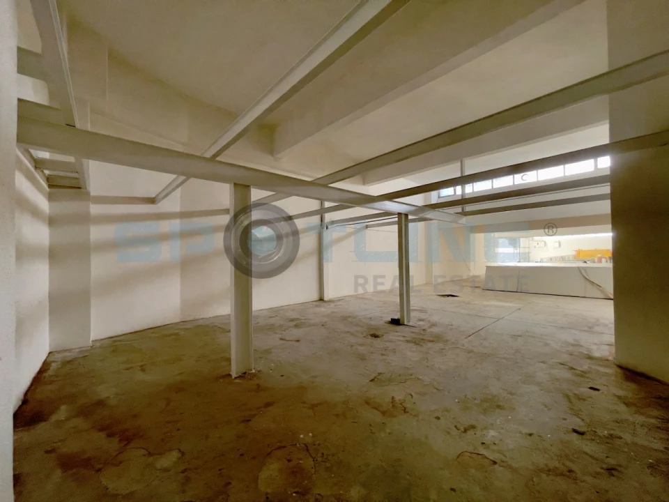 Loja para Arrendamento em Almada, Cova da Piedade, Pragal e Cacilhas Foto 10