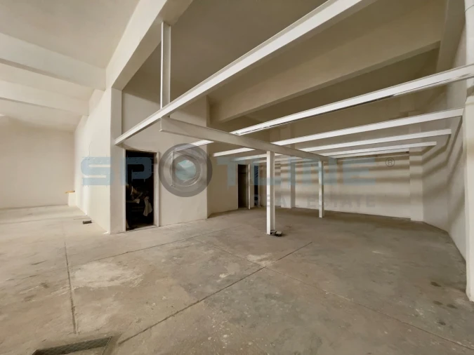 Loja para Arrendamento em Almada, Cova da Piedade, Pragal e Cacilhas Foto 7