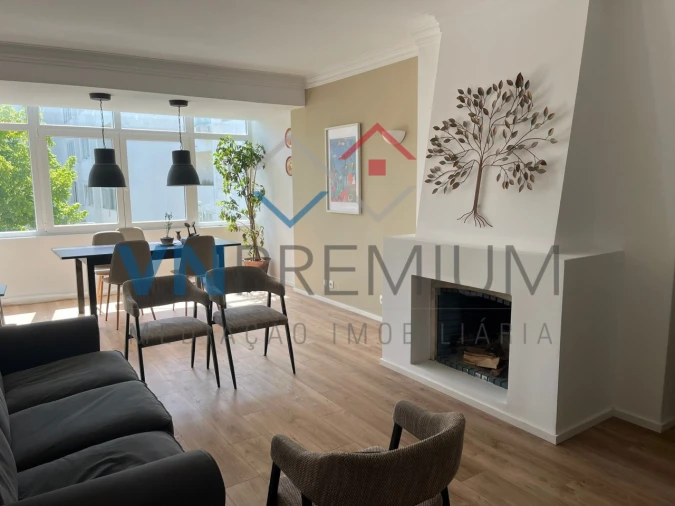 Apartamento T3 para Venda em Cascais e Estoril Foto 1