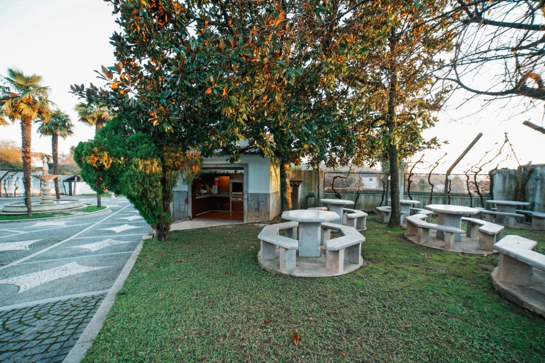 Moradia T7 para Venda em Pousa Foto 12