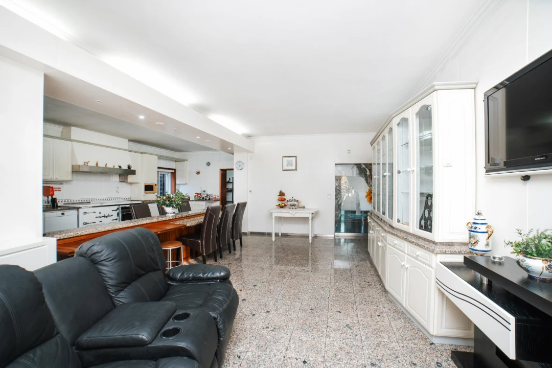 Moradia T7 para Venda em Pousa Foto 22