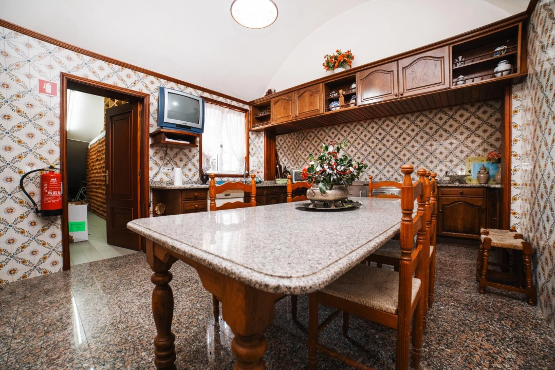 Moradia T7 para Venda em Pousa Foto 30