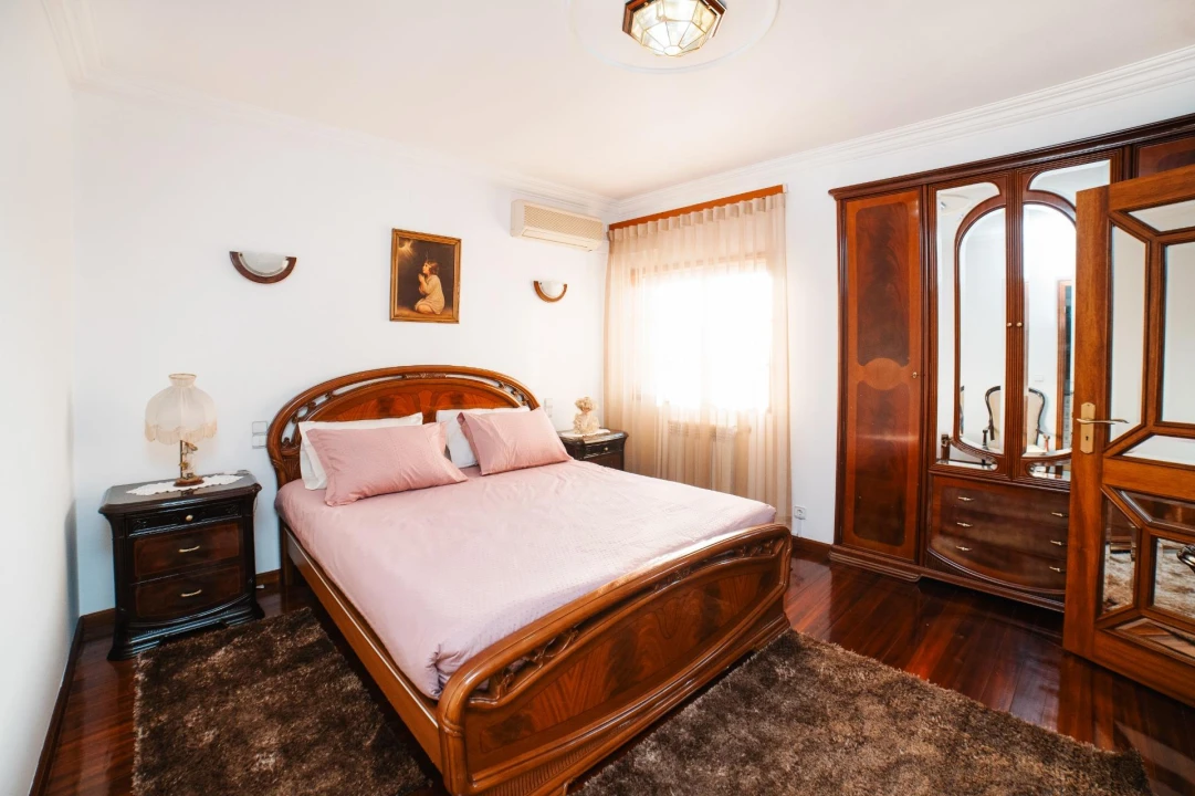 Moradia T7 para Venda em Pousa Foto 6