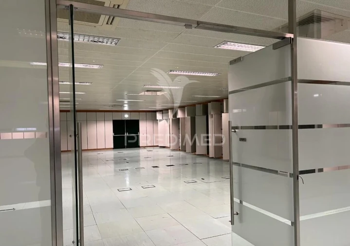 Armazém para Venda em Carnaxide e Queijas Foto 7