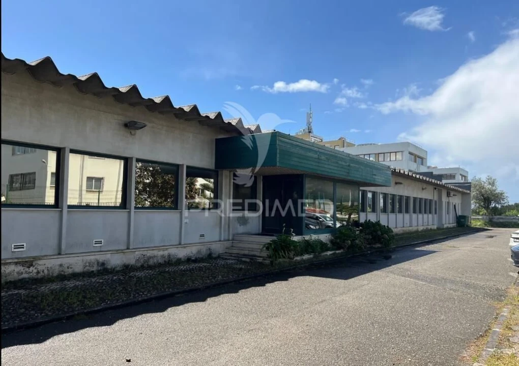 Armazém para Venda em Carnaxide e Queijas Foto 1