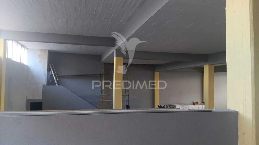 Armazém para Venda em Sacavém e Prior Velho Foto 6