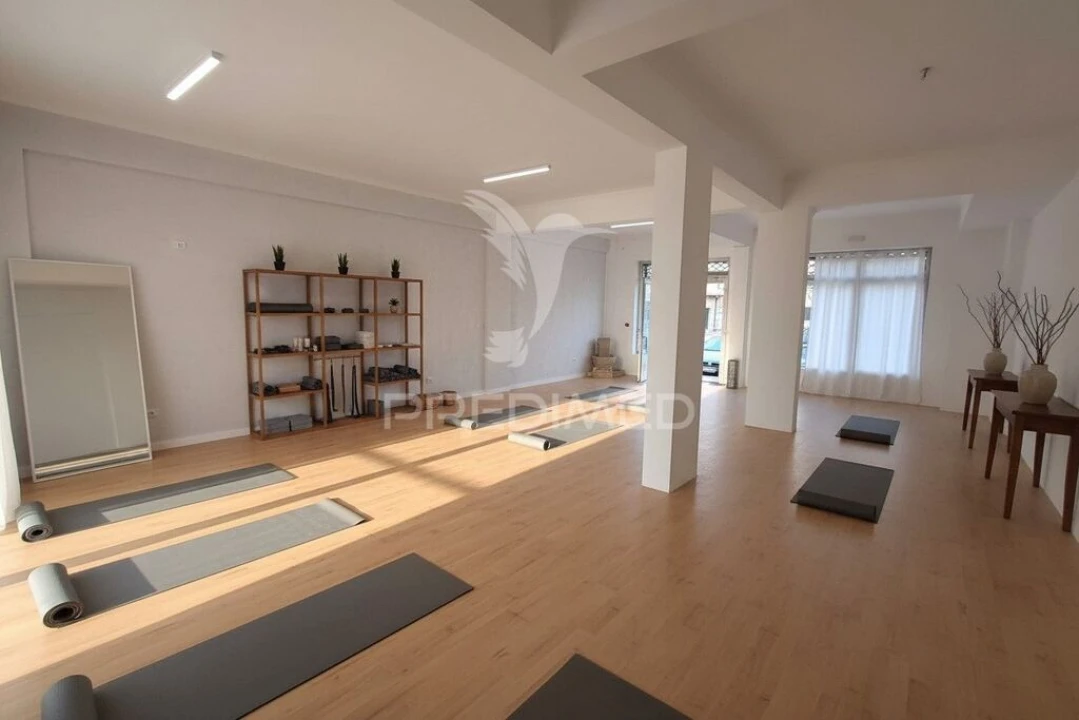 Loja para Arrendamento em Agualva e Mira-Sintra Foto 9