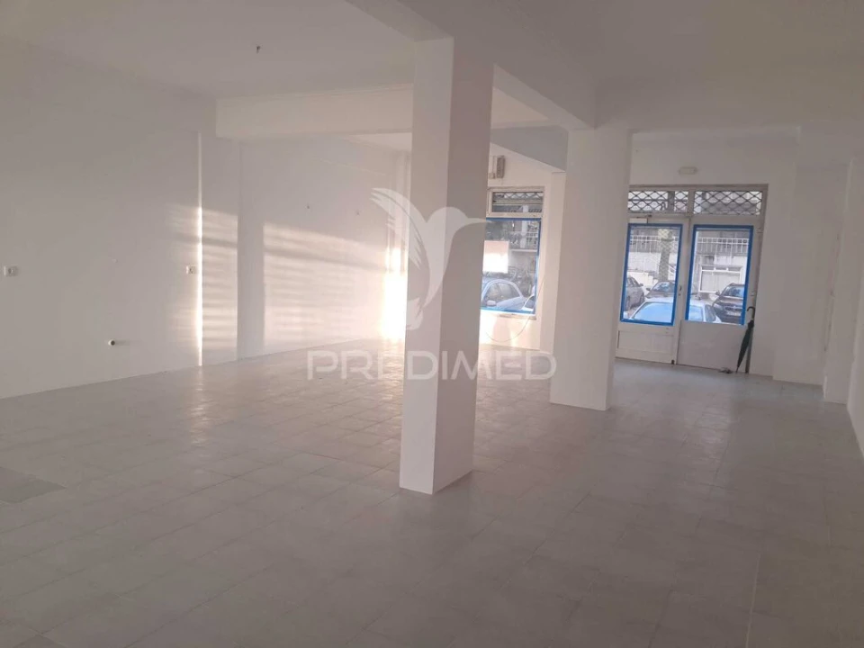 Loja para Arrendamento em Agualva e Mira-Sintra Foto 5