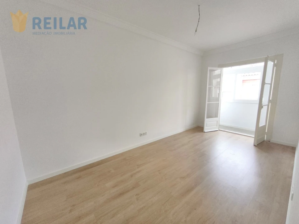 Apartamento T1 para Arrendamento em São Vicente Foto 6