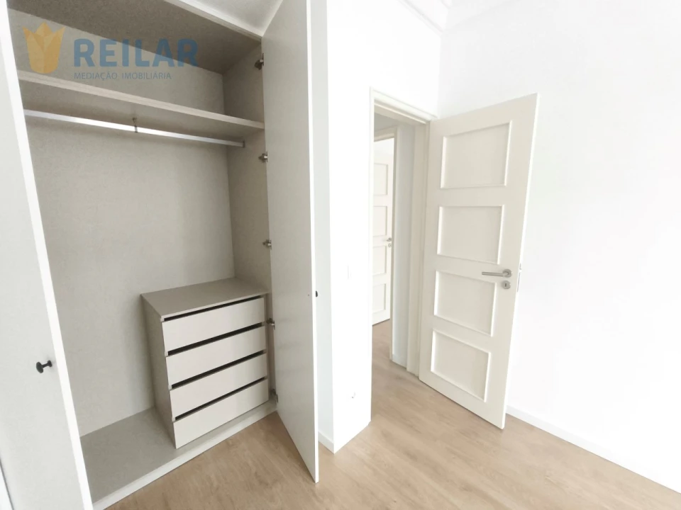 Apartamento T1 para Arrendamento em São Vicente Foto 9