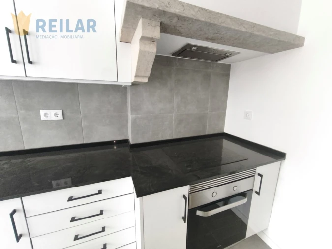 Apartamento T1 para Arrendamento em São Vicente Foto 3