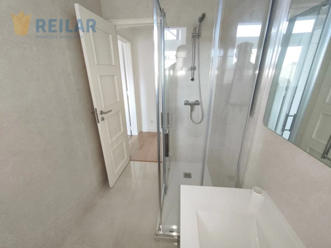 Apartamento T1 para Arrendamento em São Vicente Foto 12