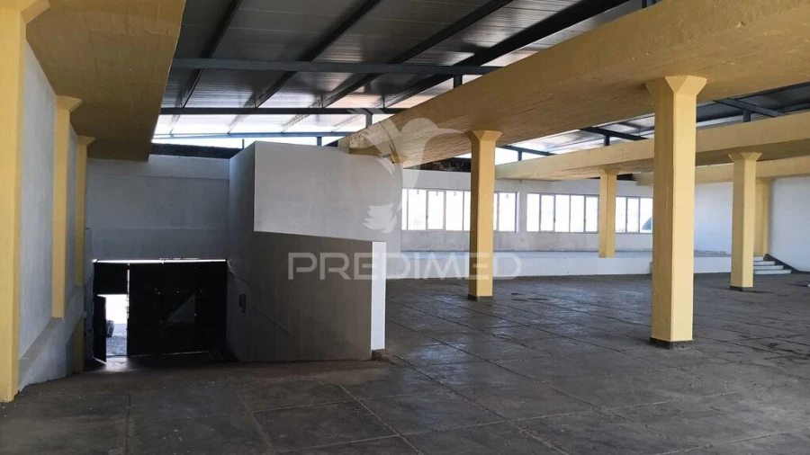 Armazém para Venda em Sacavém e Prior Velho Foto 5