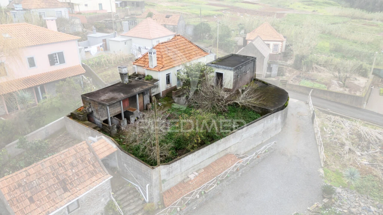 Moradia T3 para Venda em Porto Moniz Foto 2