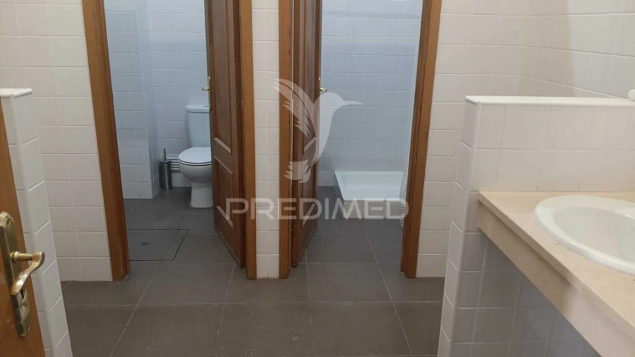 Armazém para Arrendamento em Santo Antão e São Julião do Tojal Foto 11