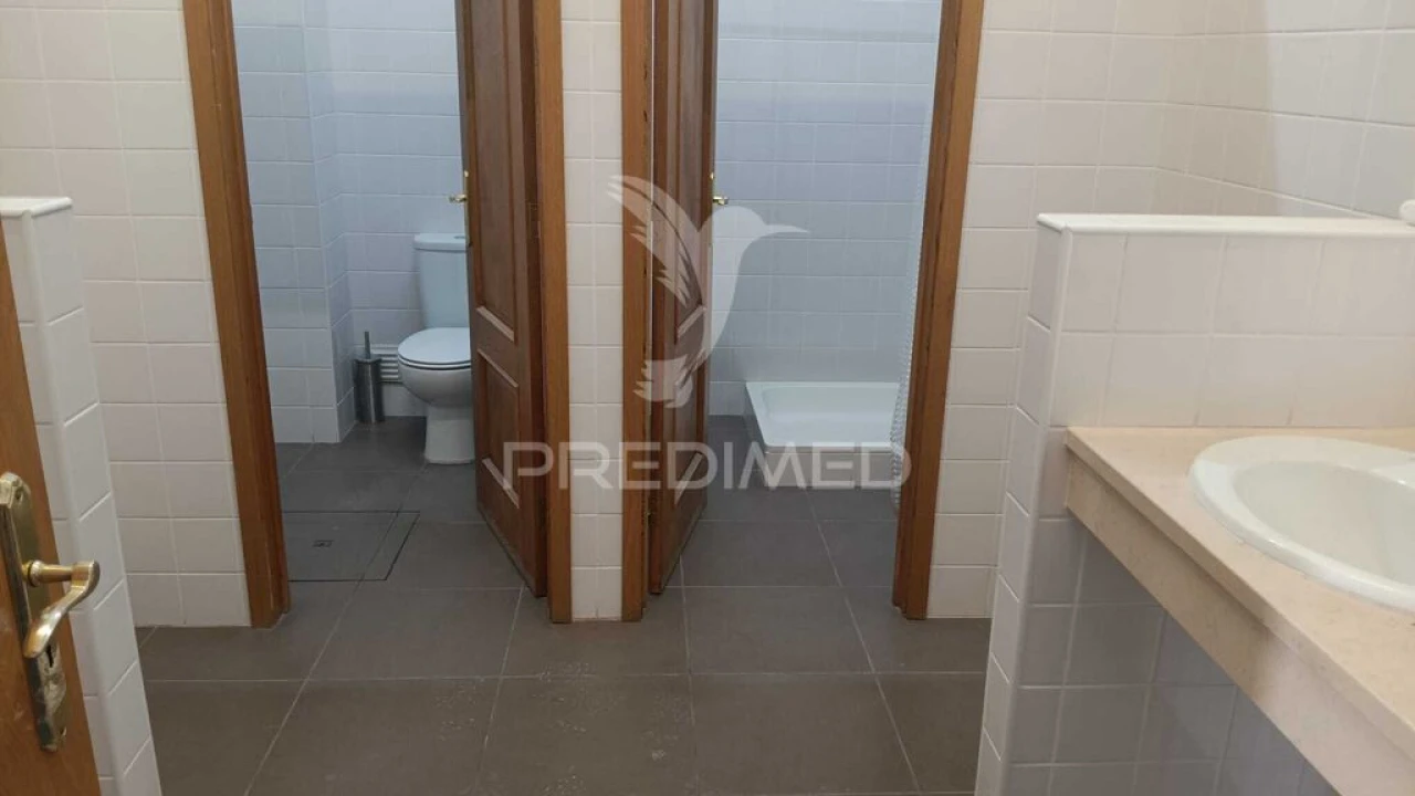 Armazém para Arrendamento em Santo Antão e São Julião do Tojal Foto 11