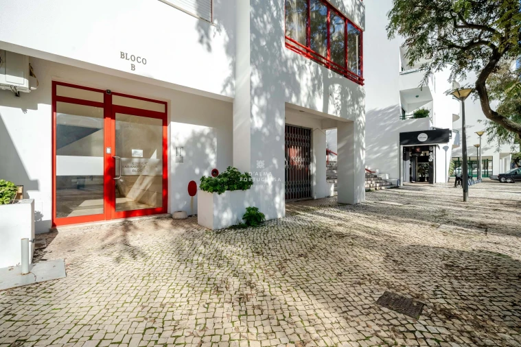 Apartamento T2 para Arrendamento em Quarteira Foto 36