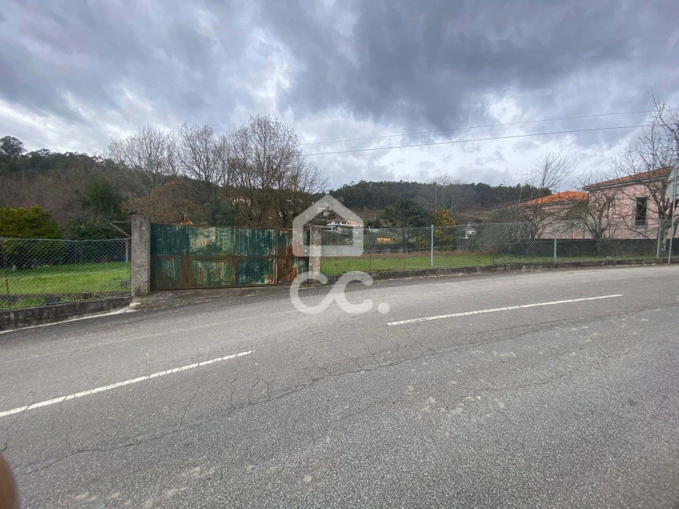 Terreno para Venda em Selho São Lourenço e Gominhães Foto 1