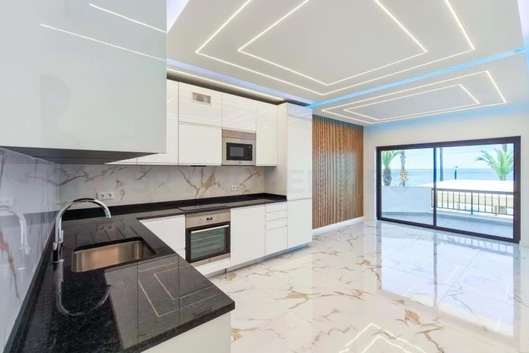 Apartamento T3 para Venda em Quarteira Foto 2