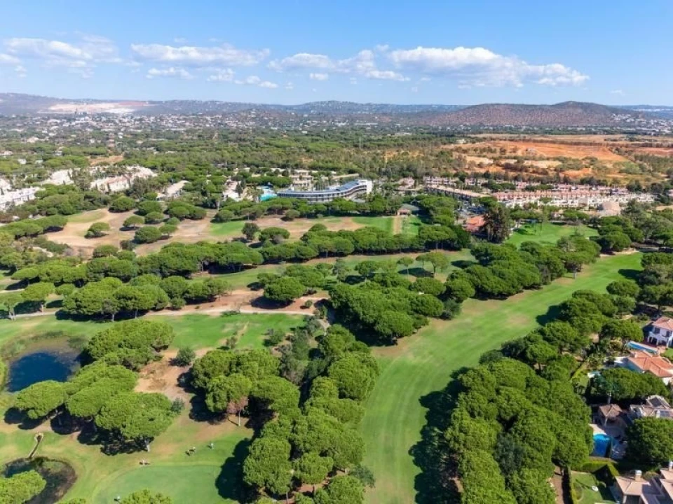 Moradia T4 para Venda em Quarteira Foto 31