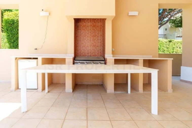 Moradia T4 para Venda em Quarteira Foto 24