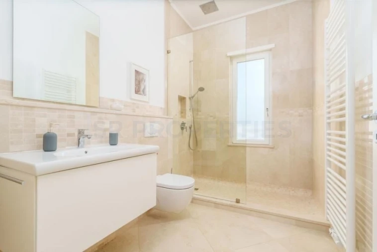 Moradia T4 para Venda em Quarteira Foto 18