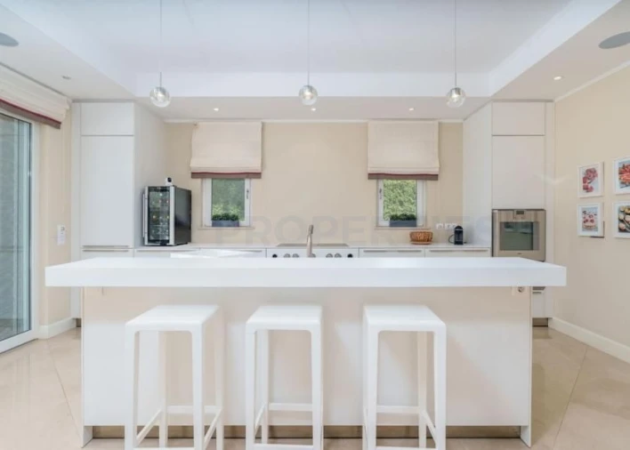 Moradia T4 para Venda em Quarteira Foto 3