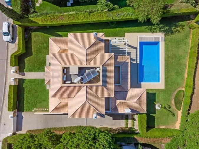 Moradia T4 para Venda em Quarteira Foto 26