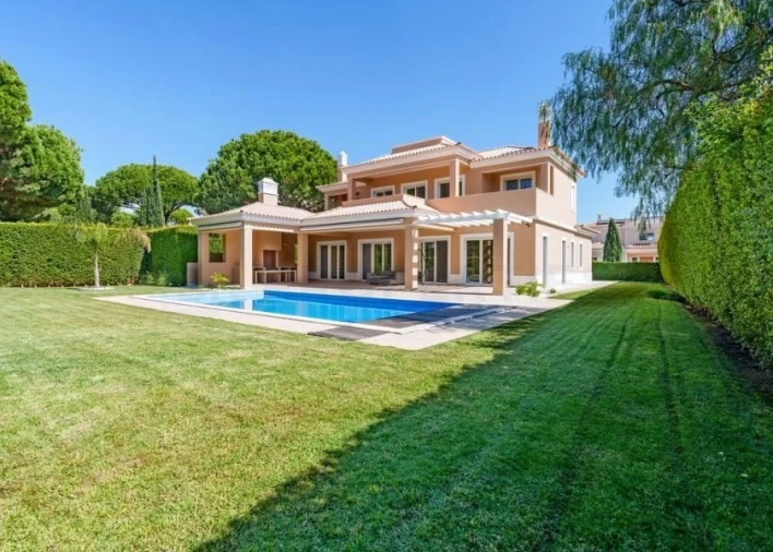 Moradia T4 para Venda em Quarteira Foto 27