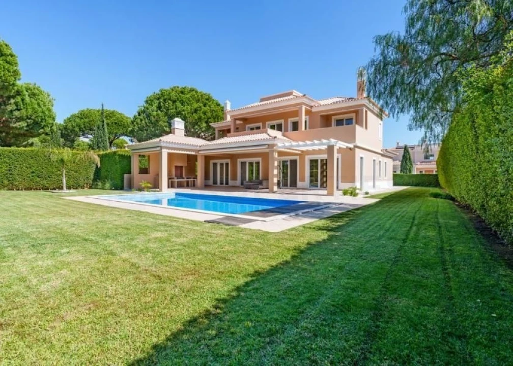 Moradia T4 para Venda em Quarteira Foto 27