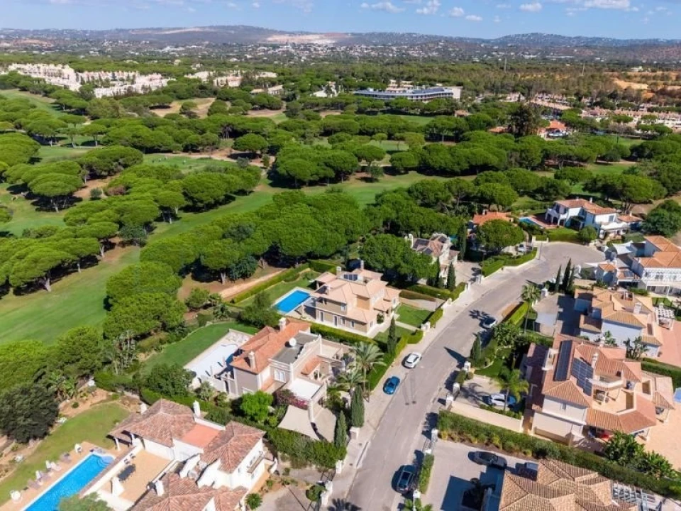 Moradia T4 para Venda em Quarteira Foto 29