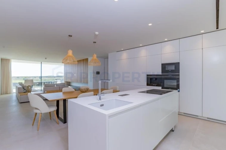 Apartamento T2 para Venda em Quarteira Foto 4