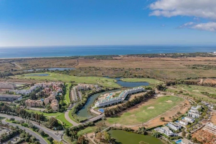 Apartamento T2 para Venda em Quarteira Foto 45