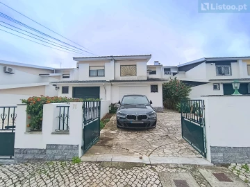 Moradia T4 para Venda em Alcabideche