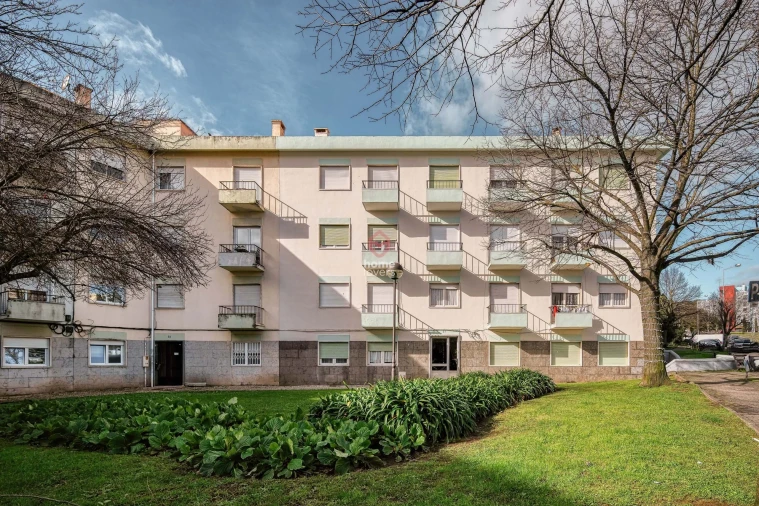 Apartamento T2 para Venda em Carnaxide e Queijas