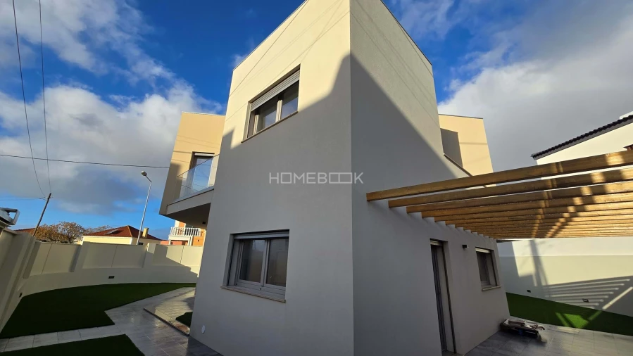 Moradia T3 para Venda em São Domingos de Rana Foto 9