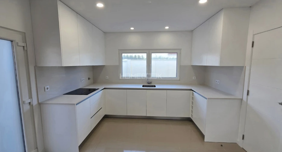 Moradia T3 para Venda em São Domingos de Rana Foto 4