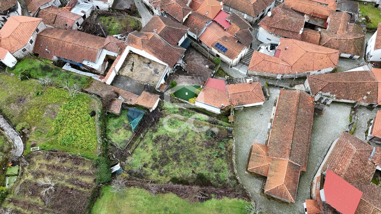 Moradia T4 para Venda em Loivos e Póvoa de Agrações Foto 31