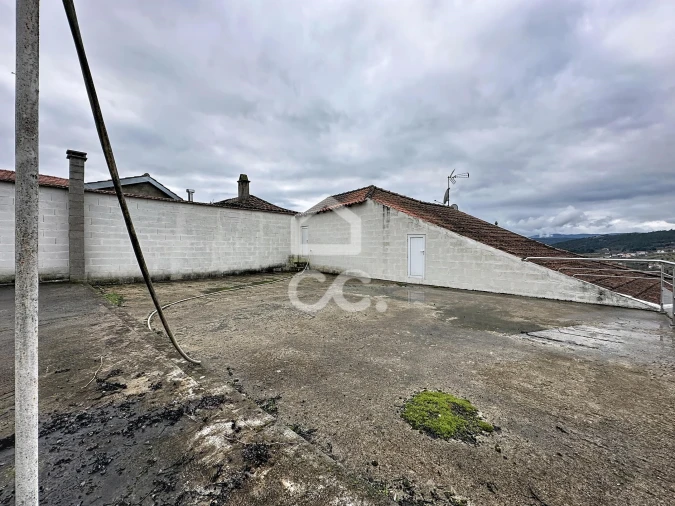 Moradia T4 para Venda em Loivos e Póvoa de Agrações Foto 8