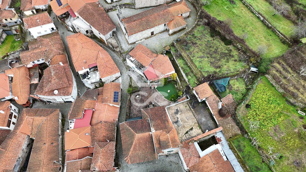 Moradia T4 para Venda em Loivos e Póvoa de Agrações Foto 35