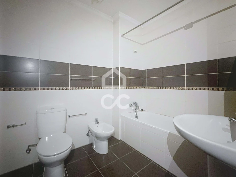 Apartamento T1 para Venda em Santa Maria Maior Foto 2