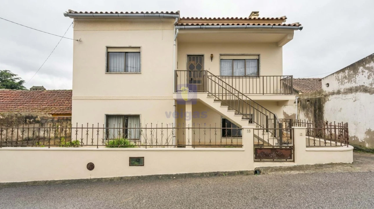 Moradia T3 para Venda em Roliça Foto 1