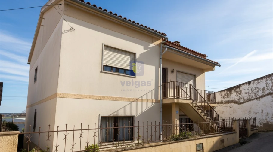 Moradia T3 para Venda em Roliça Foto 1