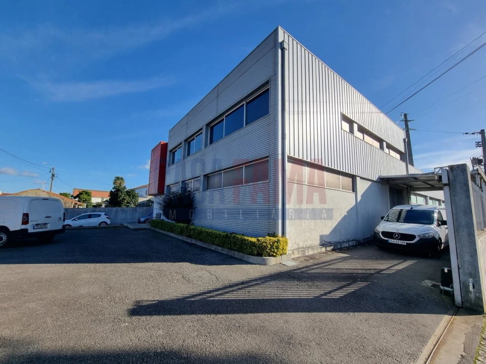Armazém para Venda em Carvalhal Foto 1
