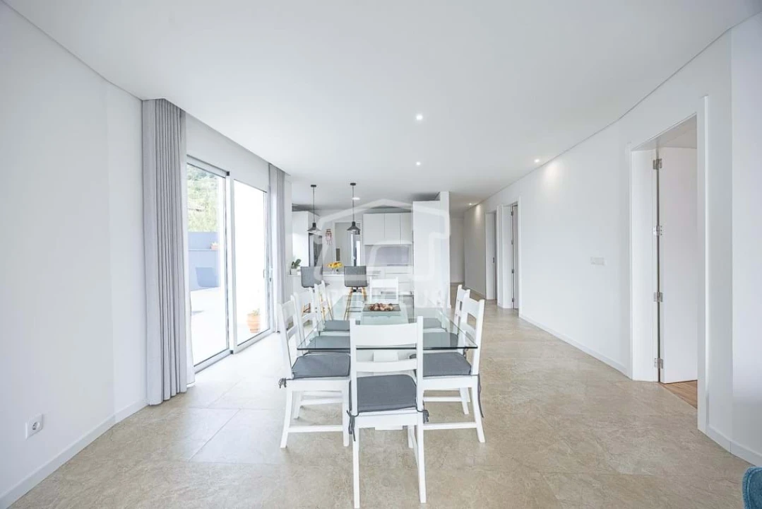 Moradia T3 para Venda em Arco da Calheta Foto 7