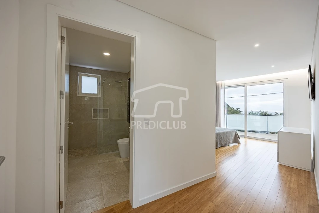 Moradia T3 para Venda em Arco da Calheta Foto 12