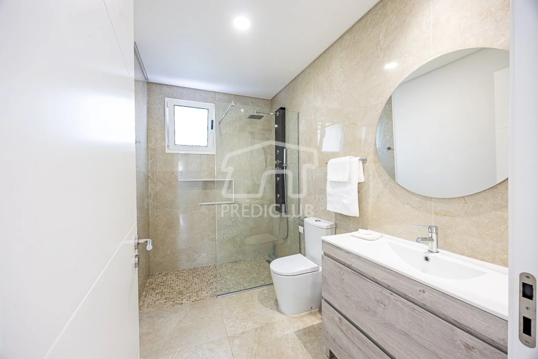 Moradia T3 para Venda em Arco da Calheta Foto 14