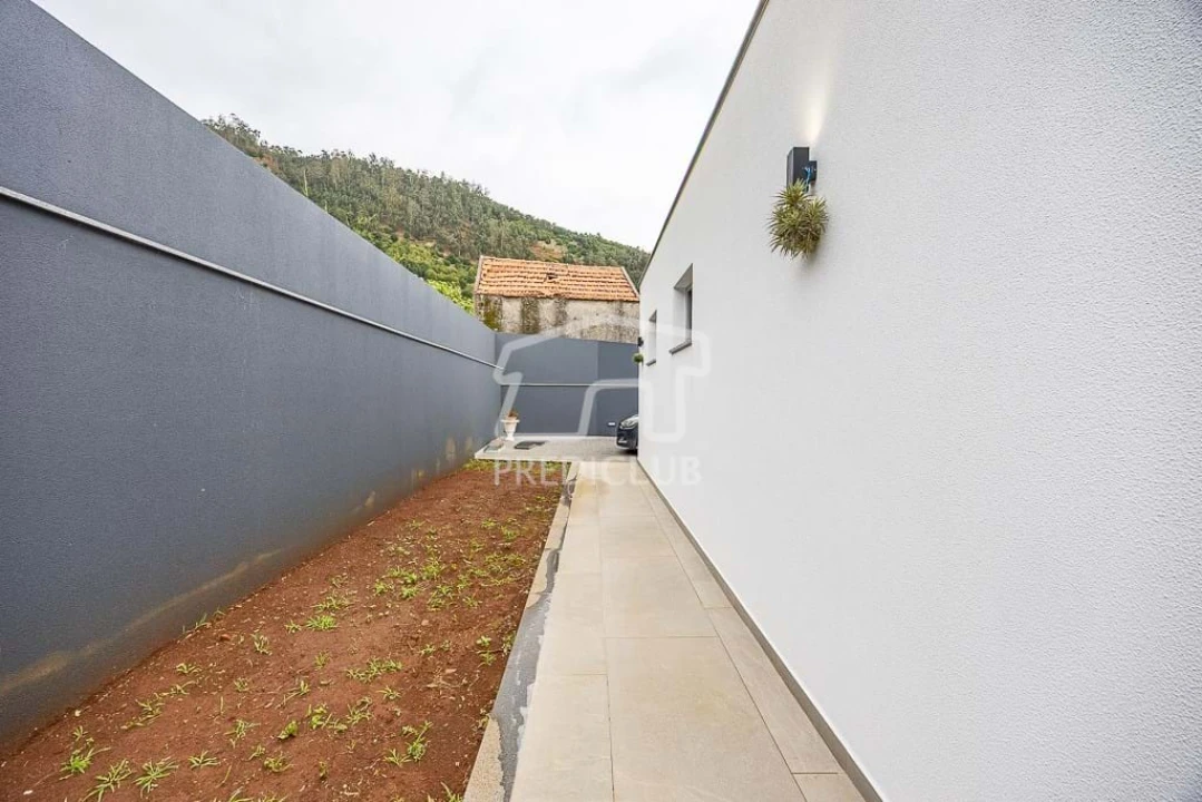 Moradia T3 para Venda em Arco da Calheta Foto 30