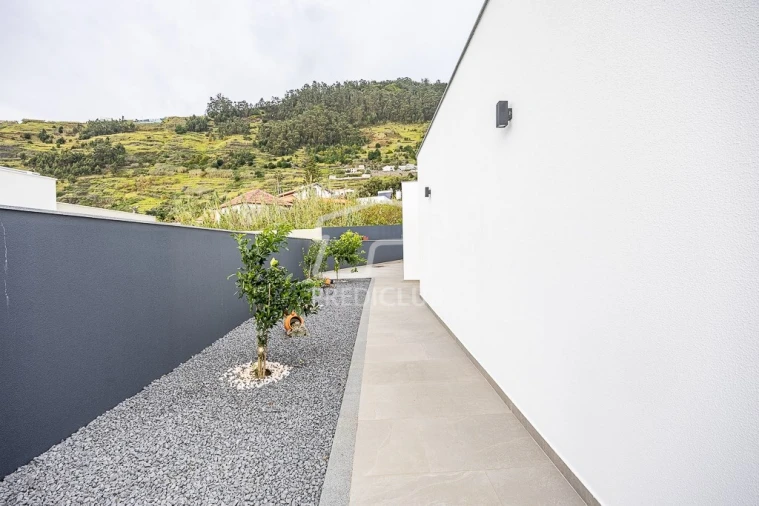 Moradia T3 para Venda em Arco da Calheta Foto 27