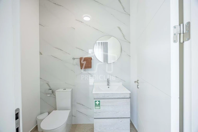 Moradia T3 para Venda em Arco da Calheta Foto 11